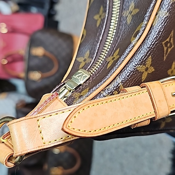 #0040-1152 LOYIS VUITTON MONOGRAM BOULOGNE SHOULDER BAG - Picture 2 of 12